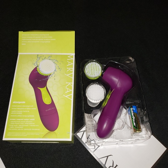 Mary Kay Skinvigorate Cleansing Brush Purple - Picture 2 of 2